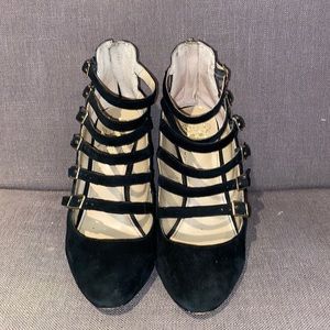 Vince Camuto Black Heels w/ Multiple Straps